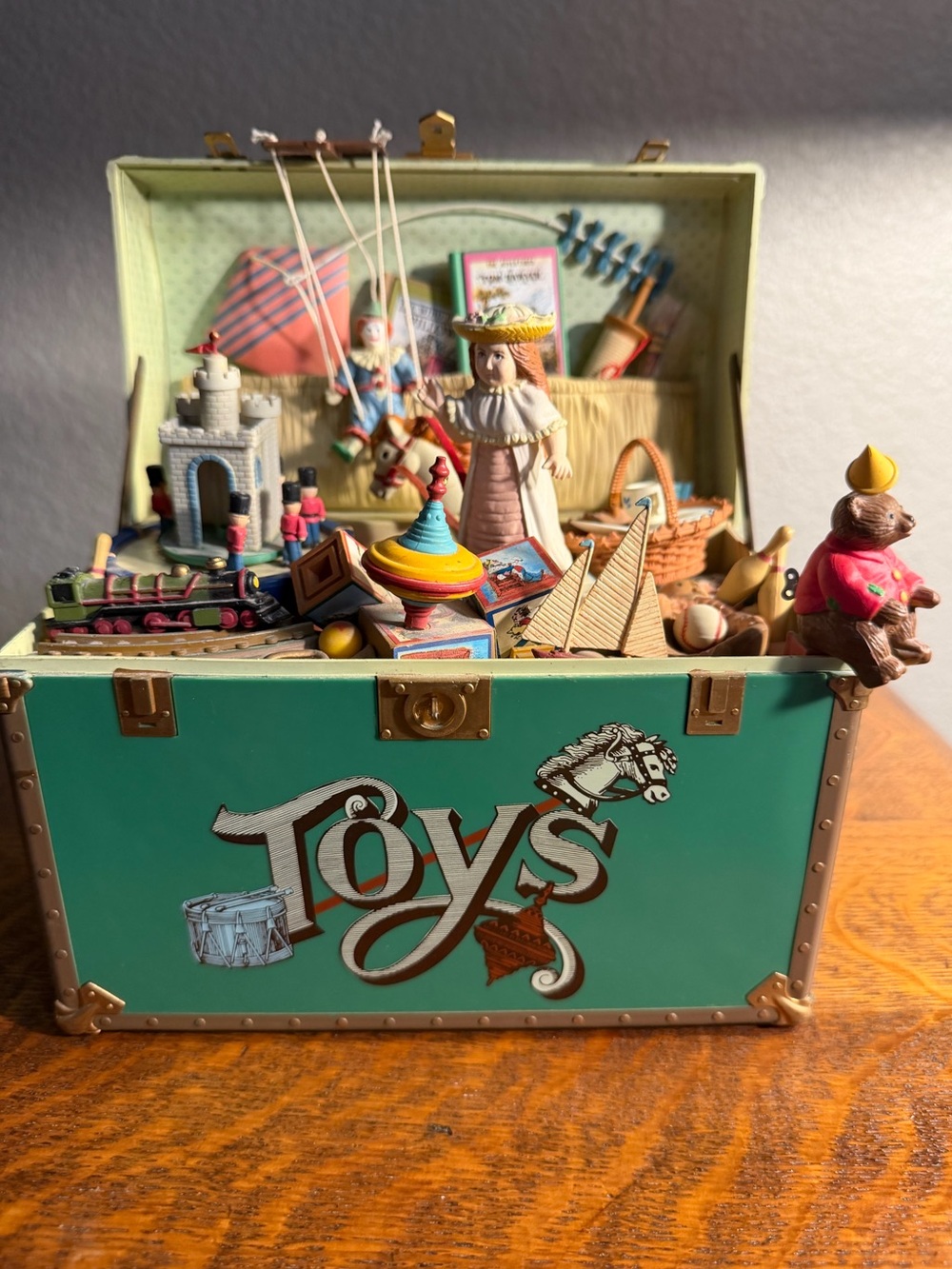 Vintage Enesco Toy Symphony Music Box Toy Chest Minatures Macao 1980’s Tested